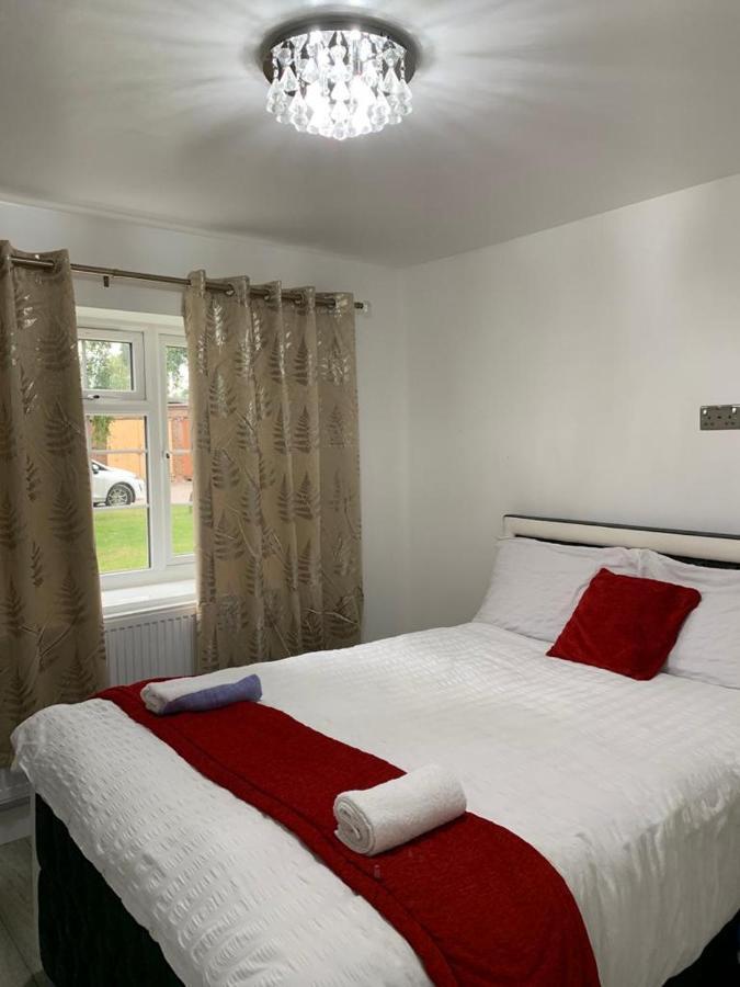 Uk Holiday Apartments 6 Бирмингем Экстерьер фото